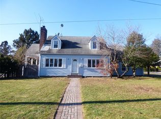 415 King St, Westbury, NY 11590