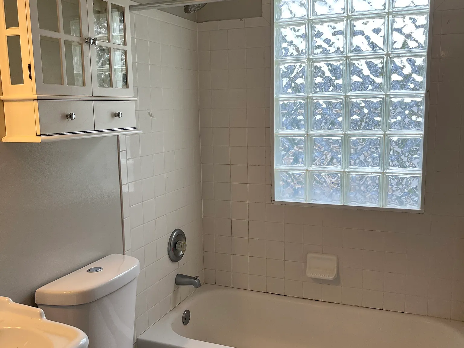 3 bed, 1400 sqft, $2,190 — Photo 4