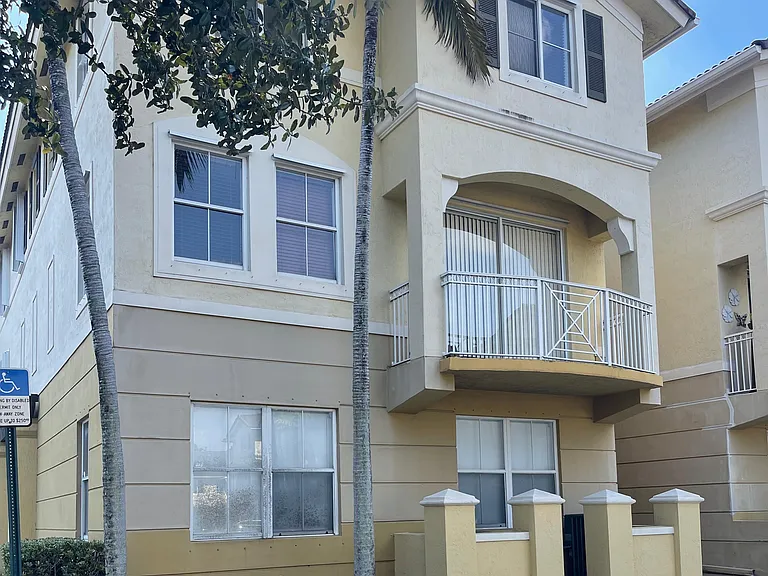 8906 W Flagler St #1 — Photo 1