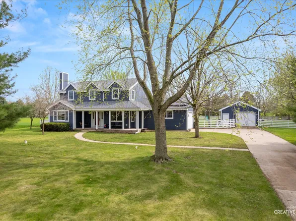 204 Country Rd, Yorkville, IL 60560