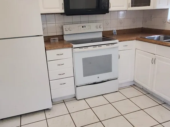 3831 SW 12th Pl APT 3, Fort Lauderdale, FL 33312