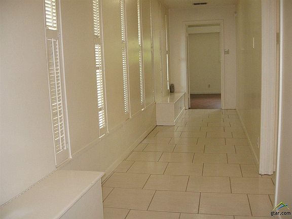 5th image of 3223 Fernwood Dr
