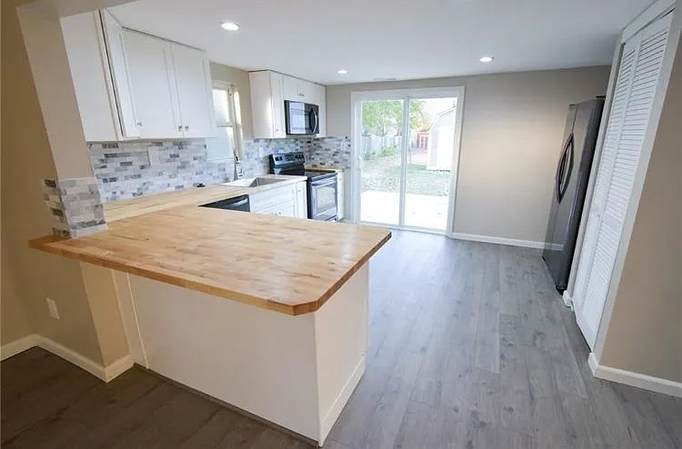 2 bed, 1.0 bath, 1340 sqft, $1,395 — Photo 4
