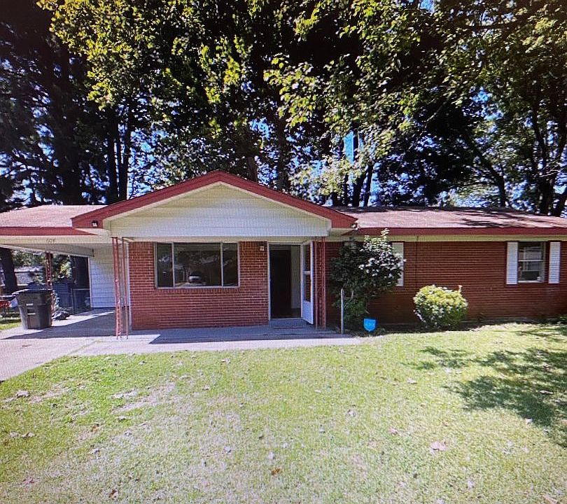 1st image of 604 Carpenter Dr