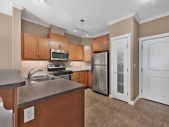 3rd image of 10121 80th Ave NW #319