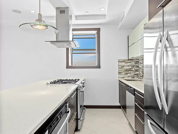 3rd image of 1641 E 18th St APT 7
