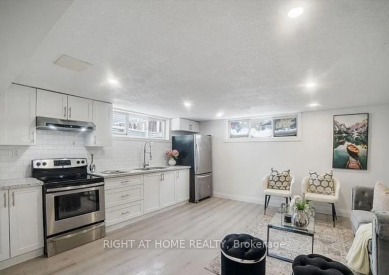 484 Phillip Murray Ave #LOWER — Photo 3