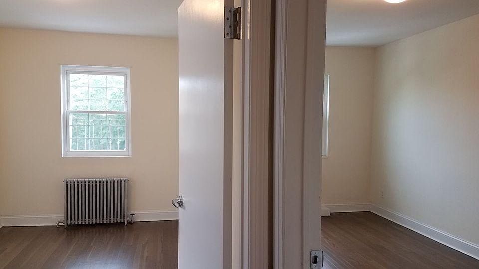 2nd image of 10410 Alstyne Ave #3F