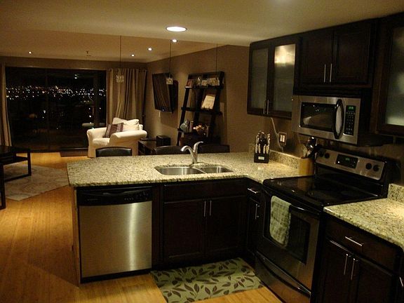3rd image of 100 Park Ave W APT 1402
