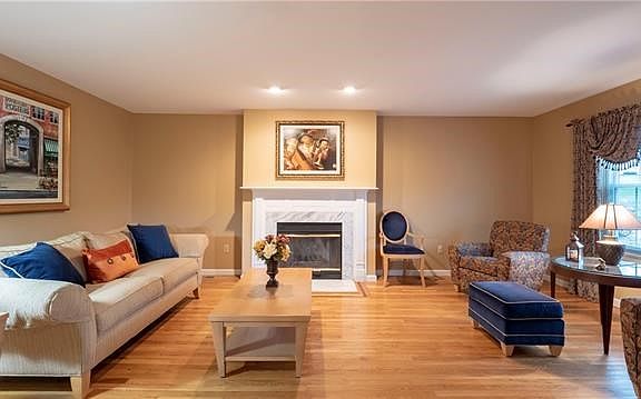 5th image of 21 Peachtree Dr