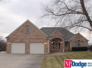 5310 Ventura Dr, Fremont, NE 68025