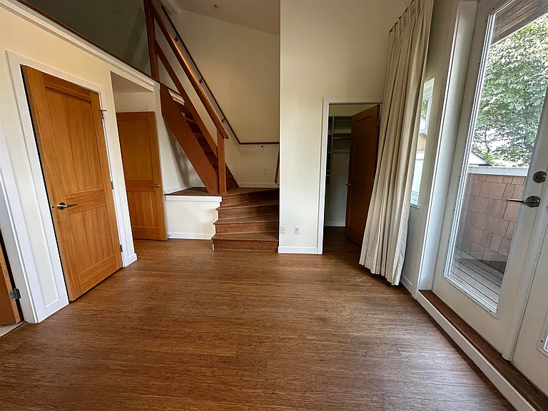 295 W 12th Ave — Photo 11