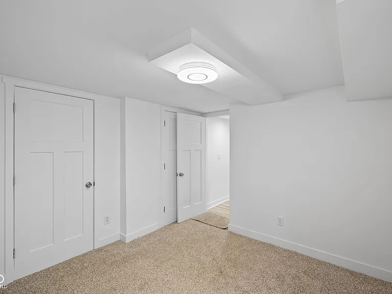 4074 Boulevard Pl — Photo 7
