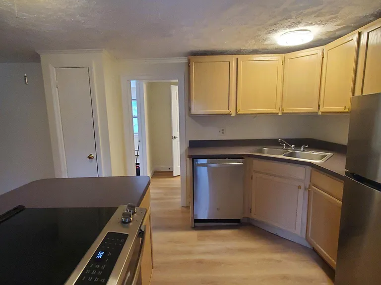 61 Oxford Rd #2 — Photo 5