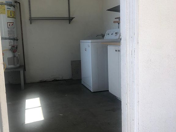 5th image of 4441 Estrella Ave