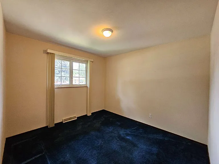 250 E Graves Ave — Photo 11