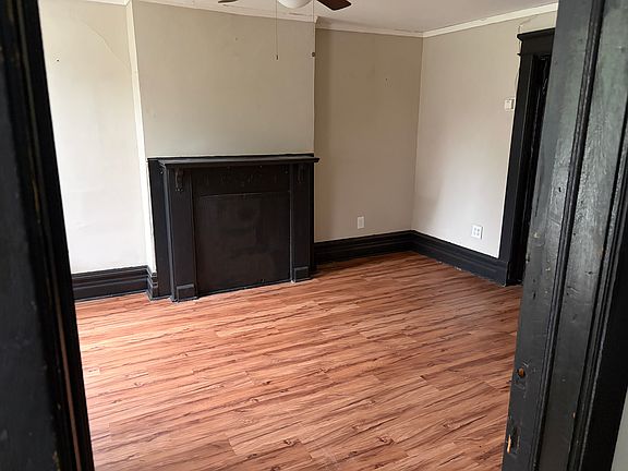 2nd image of 1320 Avery St