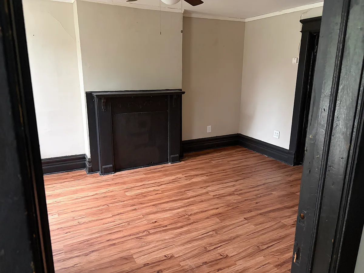 Building Photo - 1320 Avery St