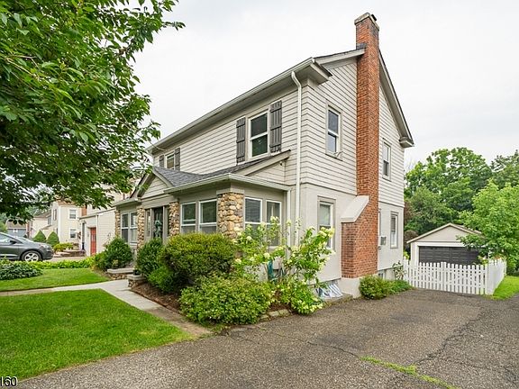 3rd image of 210 Kings Rd