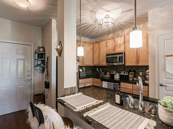 3rd image of 3000 Vanderbilt Pl APT 439