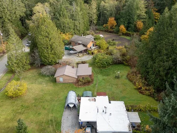 6481 Reeves Rd, Sechelt, BC V7Z 0N4