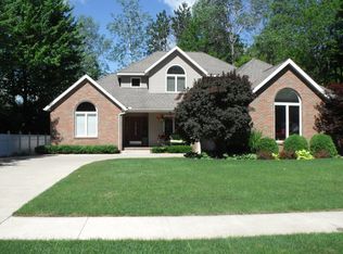 7603 Mammoth Pines Dr, Midland, MI 48642