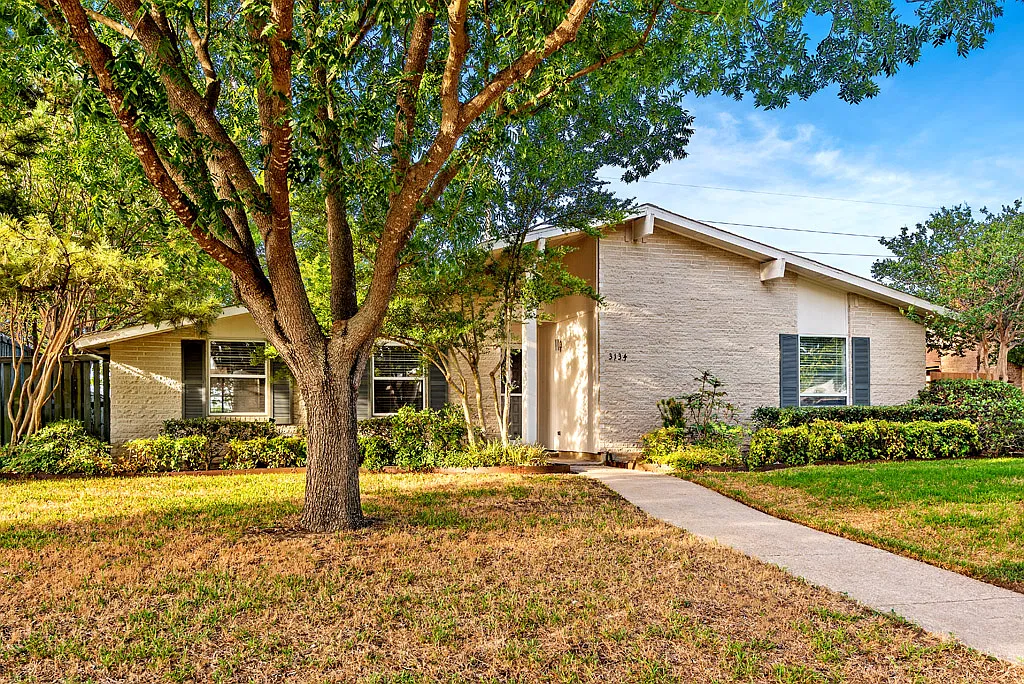 3 bed, 1863 sqft, $2,600 — Photo 2