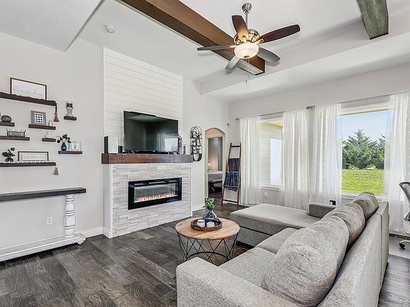 3rd image of 3630 N Bluestem