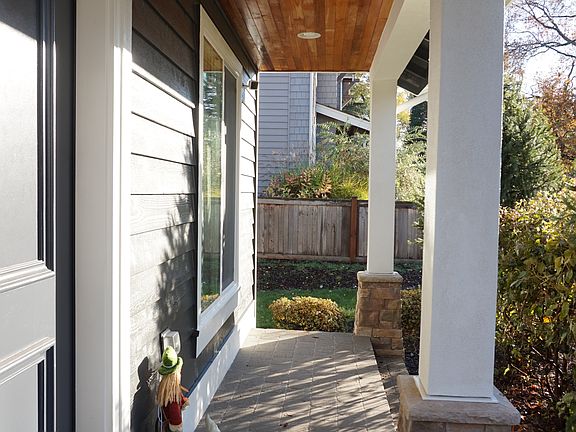 3rd image of 2016 106th Ave NE