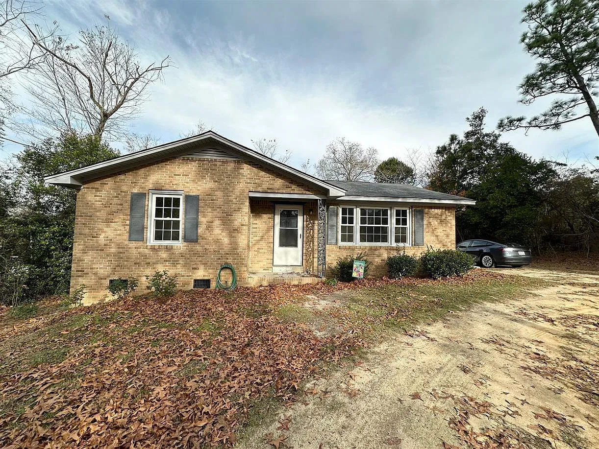 3 bed, 1035 sqft, $1,650 — Photo 2