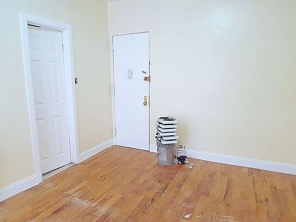 4th image of 502 W 213th St APT 4B