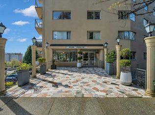 1930 Marine Dr #404, West Vancouver, BC