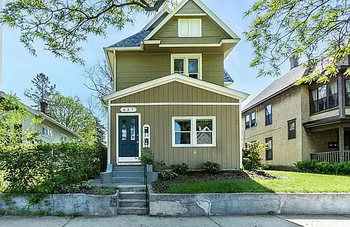 627 Pierce St NE Photo 1
