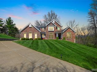 1831 Kehrswood Dr, Chesterfield, MO 63005