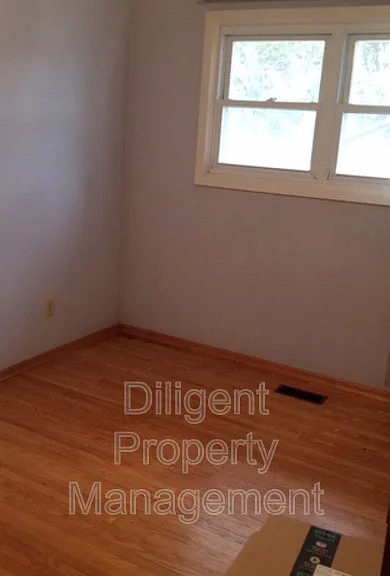 186 Collison Ave — Photo 14
