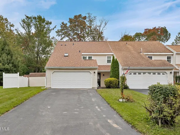 43 Grant Hill Court, Clifton Park, NY 12065