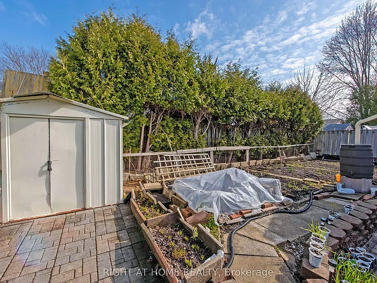 69 Alayne Cres — Photo 44