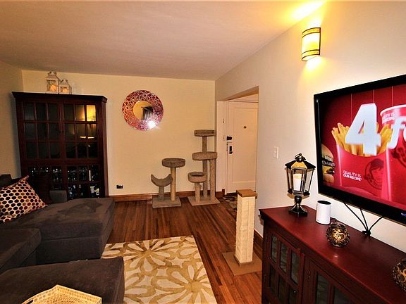 2nd image of 2209 Knapp St #4J