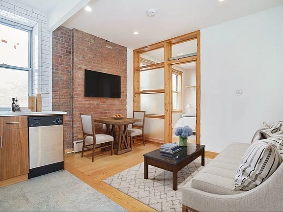 3rd image of 75 Baxter St #5A