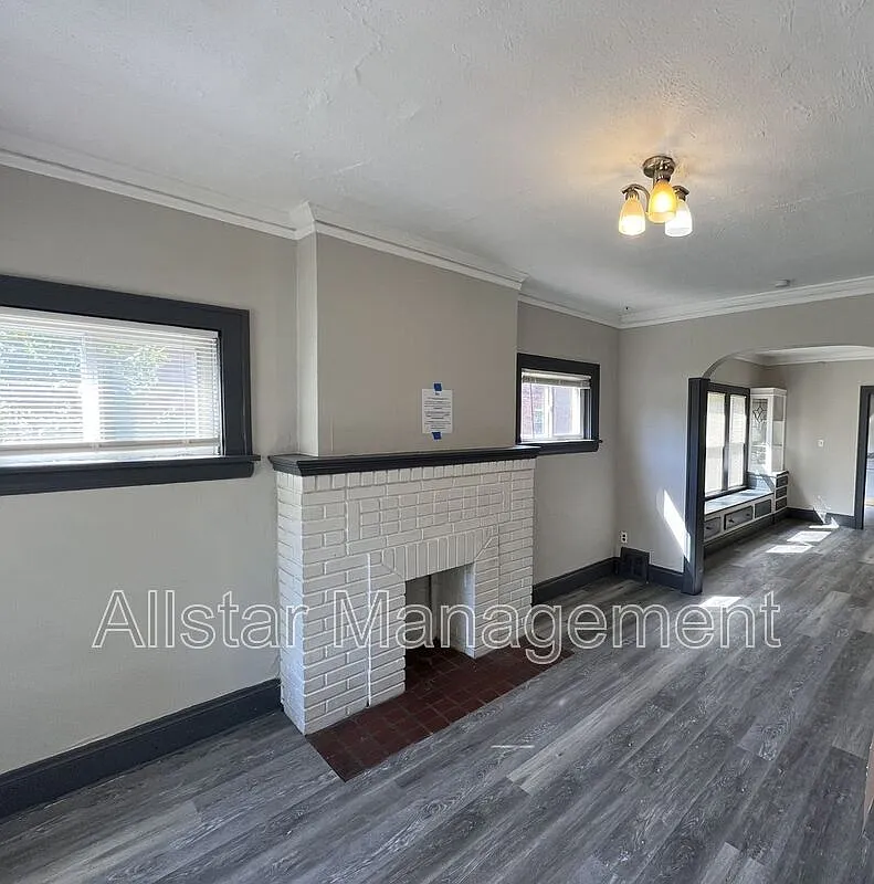 2 bed, 1.0 bath, 1018 sqft, $800 — Photo 3