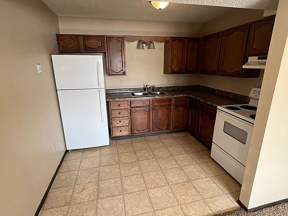 2nd image of 1637 Carriage Hill Dr APT 6
