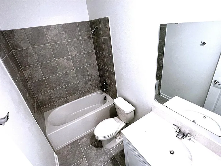 7501 Stone Creek Trl — Photo 13