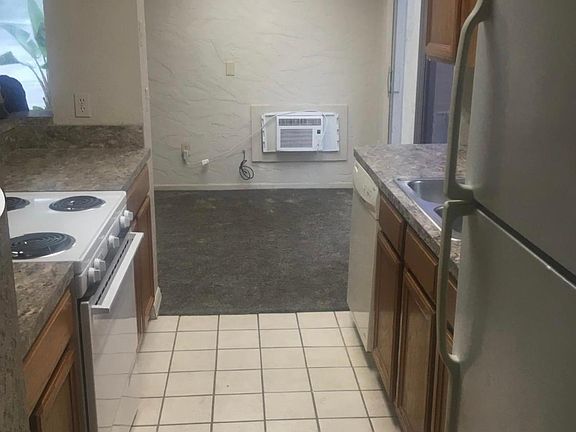 5th image of 750 Overlook Dr #A