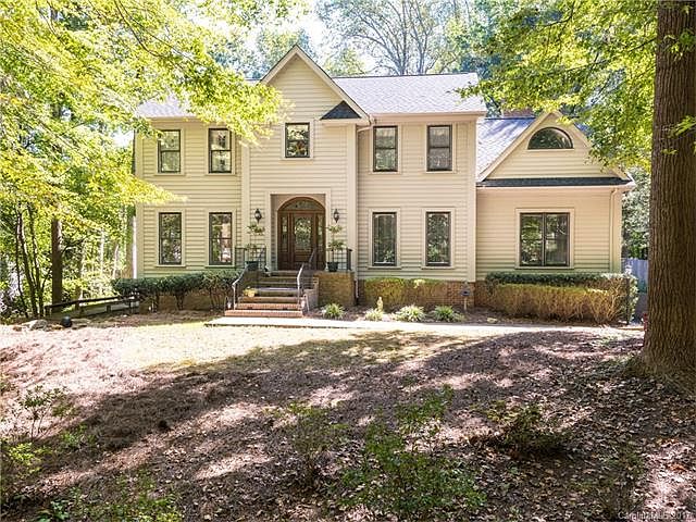 1st image of 5113 Woodlake Dr