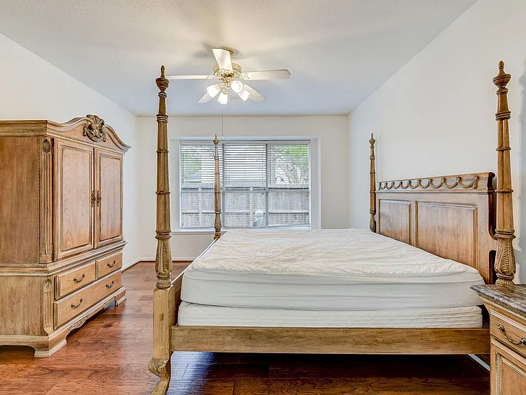 10222 Thornleaf Ln — Photo 11
