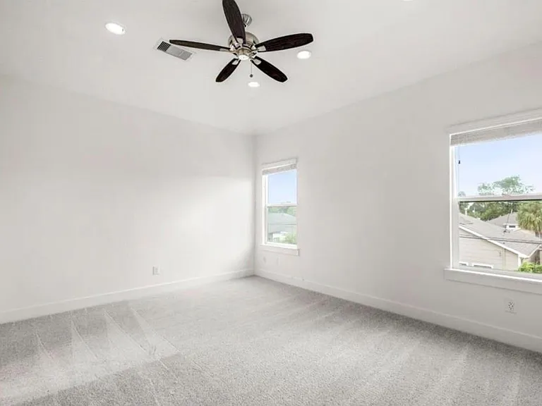 406 Yale Oaks Ln — Photo 12