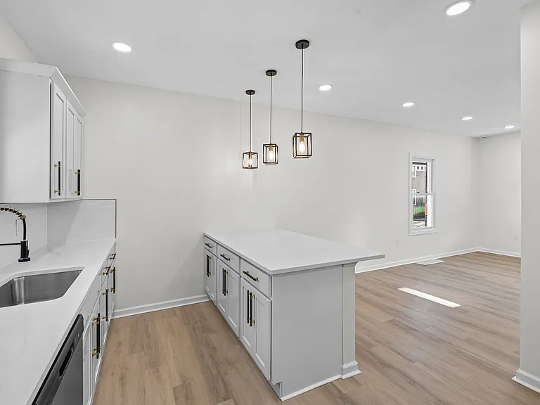12028 Wade Park Ave — Photo 14