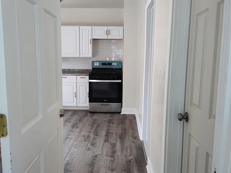 53 Duerstein St #UP — Photo 13