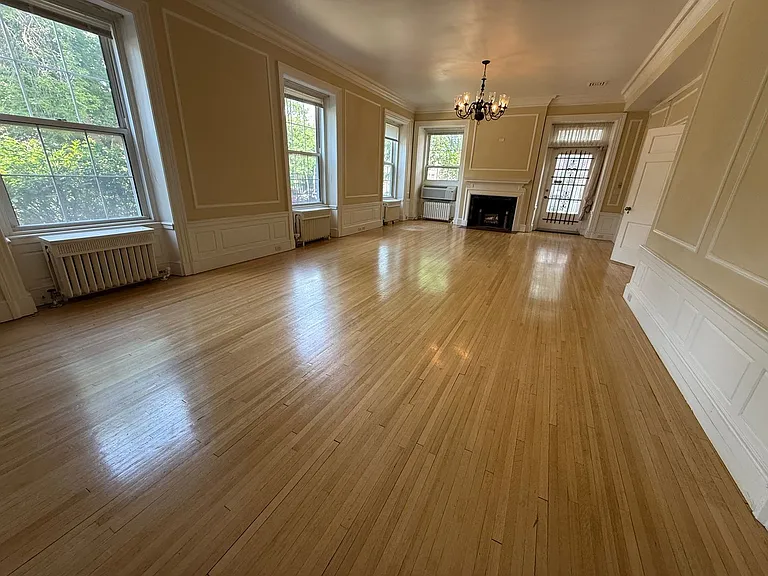 Cass Street Apartments — Photo 2