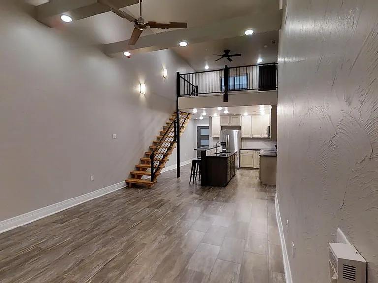 204 W 1st St — Photo 15